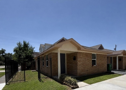 815 Waverly Street - Photo 1