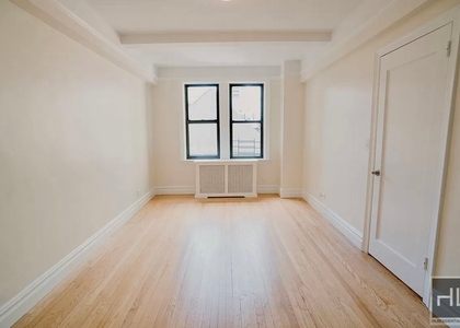 East 68 Street - Photo 1