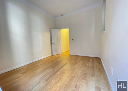 East 82 Street - Photo 1