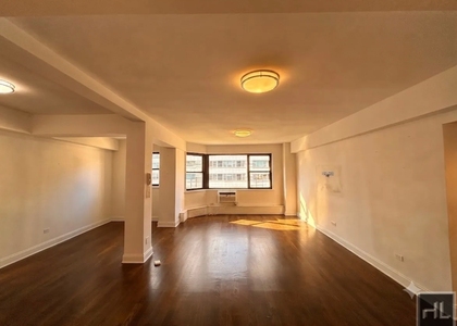 East 69 Street - Photo 1