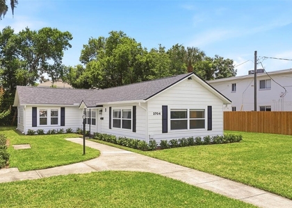 2704 E Jefferson Street - Photo 1