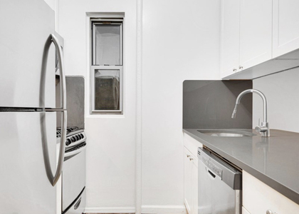 East 31st Street - Photo 1