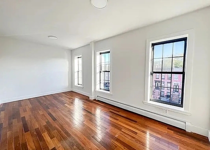 733 Lexington Avenue - Photo 1