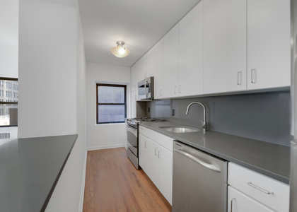 Madison Avenue - Photo 1