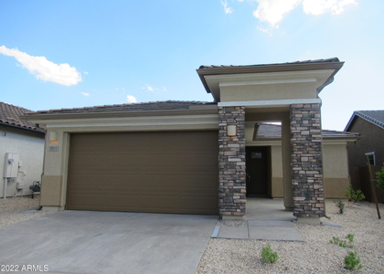 8911 W Bethany Heights Drive - Photo 1