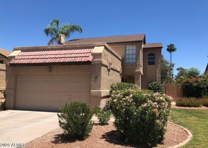 711 N Country Club Way - Photo 1