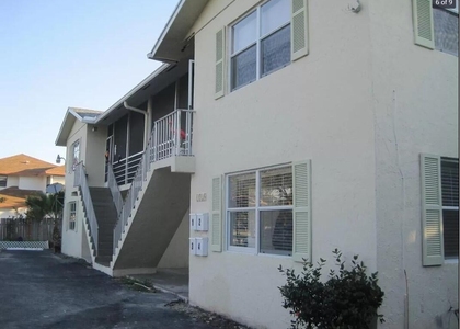 1220 Nw 16th Avenue - Photo 1