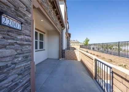 22007 Florence Circle - Photo 1