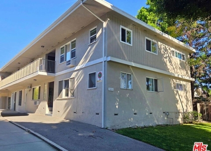 7621 Hampton Avenue - Photo 1