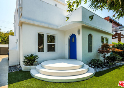 8718 Rosewood Avenue - Photo 1