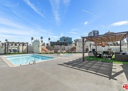 620 S Gramercy Place - Photo 1