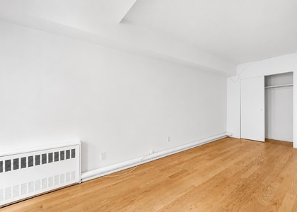 425 East 80th Street - Photo 1