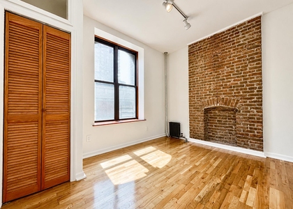 3135 Broadway - Photo 1