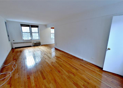 2nd Ave & East 58th Street - Photo 1