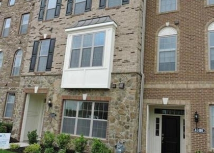 43112 India Wharf Square - Photo 1