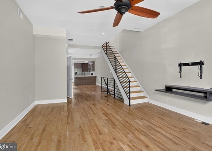 2336 W Thompson Street - Photo 1