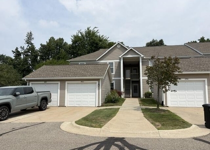 1452 Fox Pointe Circle - Photo 1