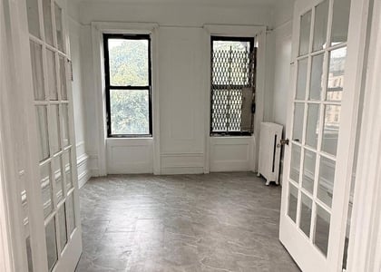 Apartment in Bronx Albany Cres - Photo 1