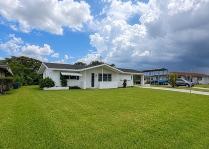 800 Willow Drive - Photo 1