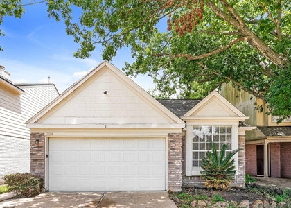 18614 Seaton Drive - Photo 1