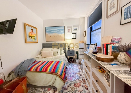 East 10th Street - Photo 1