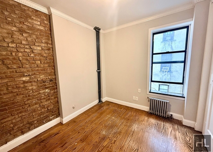 E 100th St - Photo 1