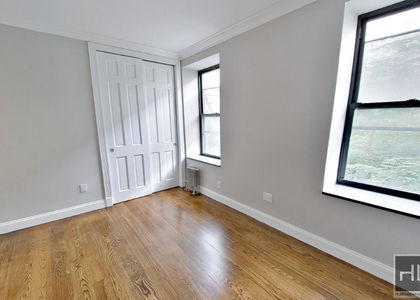East 100 Street - Photo 1