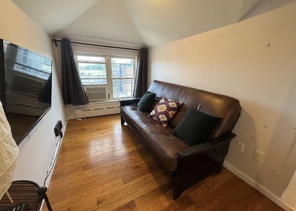 East Tremont Avenue - Photo 1