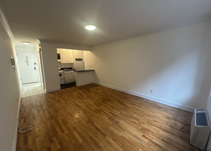 1661 York Avenue - Photo 1