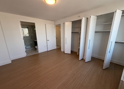 Center Boulevard - Photo 1