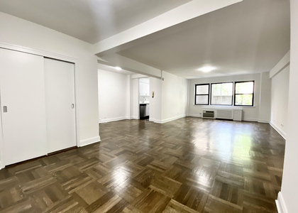 East 50th Street - Photo 1