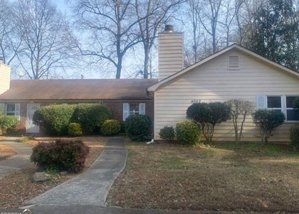 4002 Hawthorne Circle - Photo 1