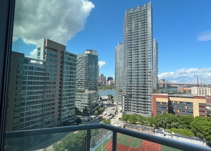 Center Boulevard - Photo 1
