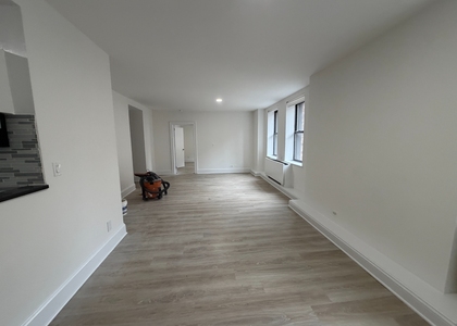 West 34th Street - Photo 1
