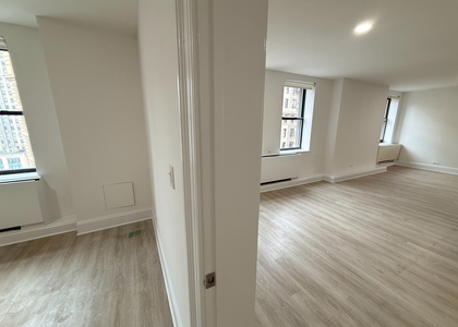 West 34th Street - Photo 1