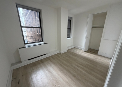 West 34th Street - Photo 1