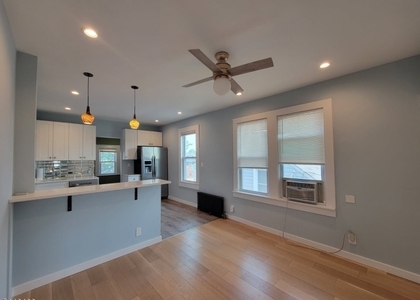 712 W Blancke St - Photo 1
