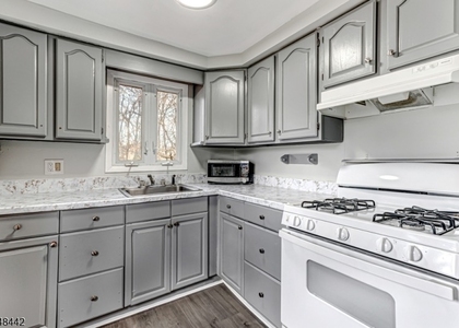 273 W Main St - Photo 1