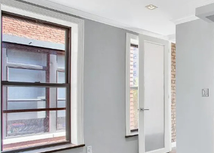2 Avenue - Photo 1