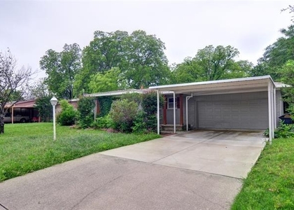 1110 Wade Hampton Street - Photo 1