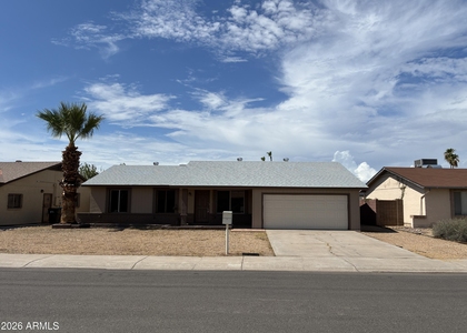 602 W Wickieup Lane - Photo 1
