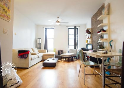 208 Evergreen Avenue - Photo 1