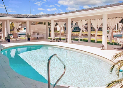 1919 Sunrise Key Boulevard - Photo 1