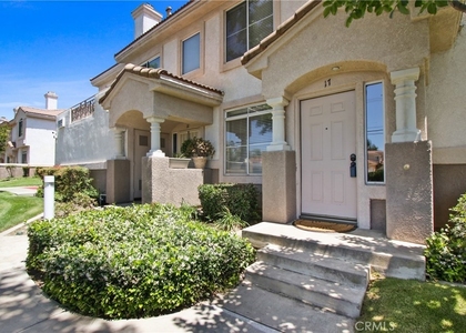 904 N Turner - Photo 1