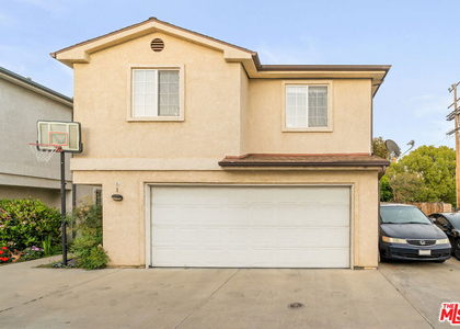 9155 Cedros Avenue - Photo 1