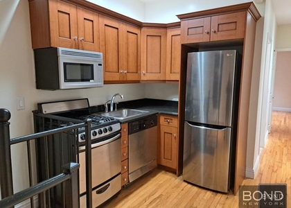 West 54 Street - Photo 1