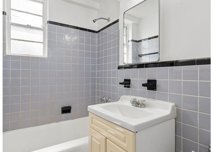 225 E 46th Street - Photo 1