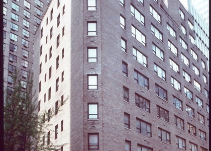 210 E 47th Street - Photo 1