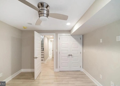 1524 W Stiles Street - Photo 1