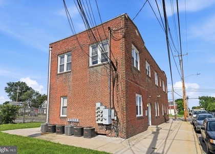 200 Wanamaker Avenue - Photo 1